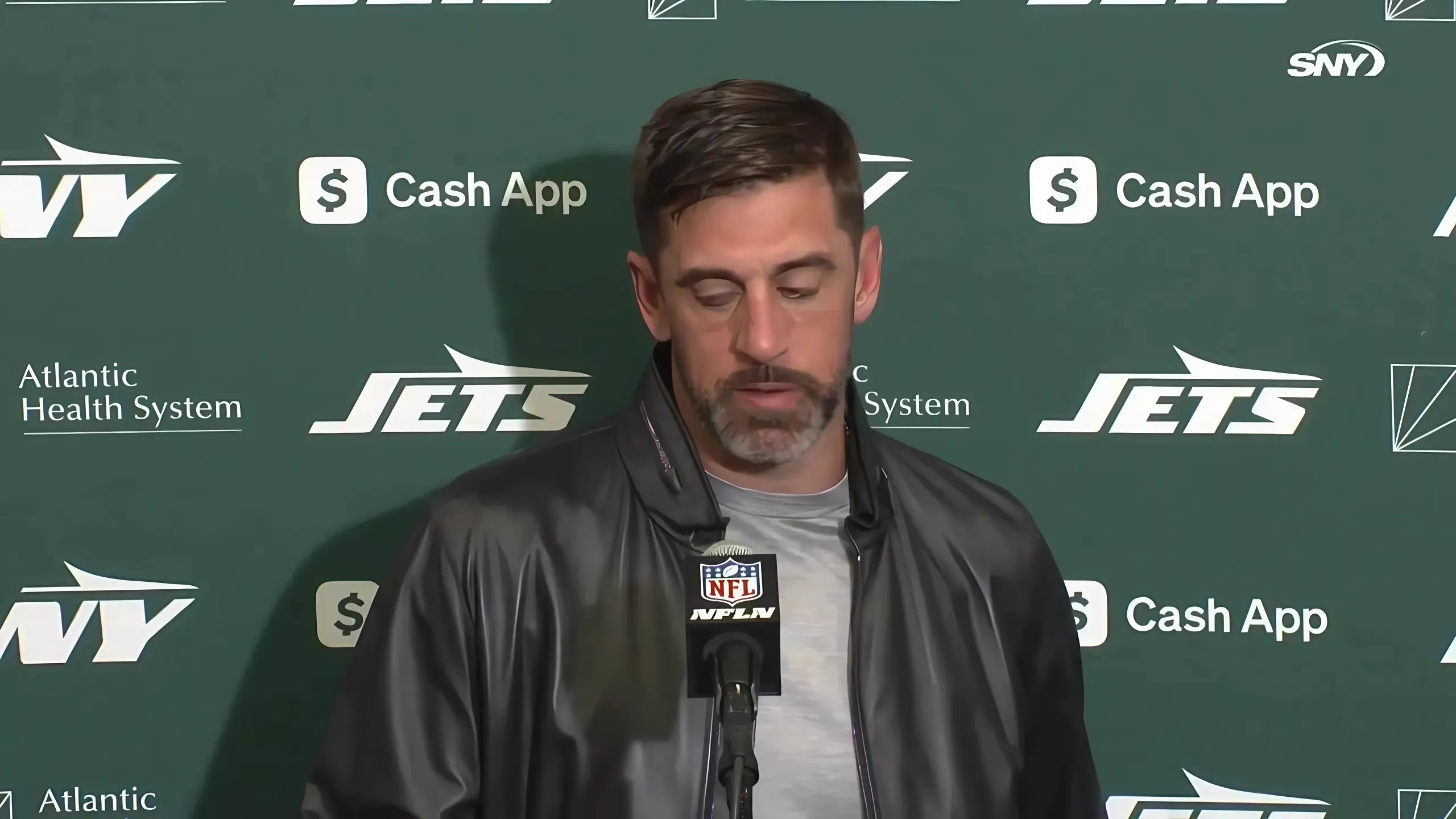 Insiders say Jets owner urged coaching staff to bench Aaron Rodgers early into season in bombshell report