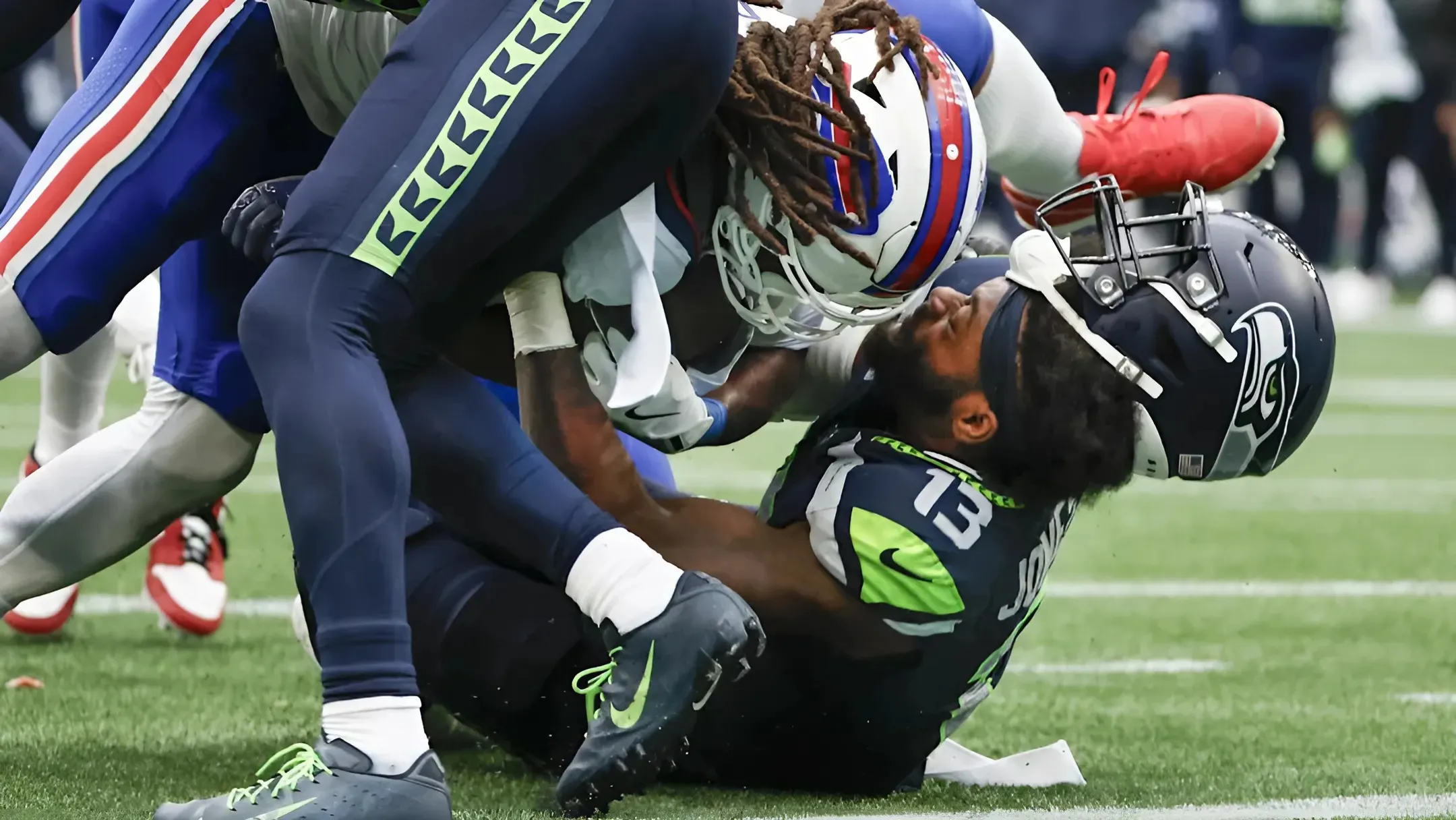 Seahawks LB Ernest Jones IV Shining on Defense