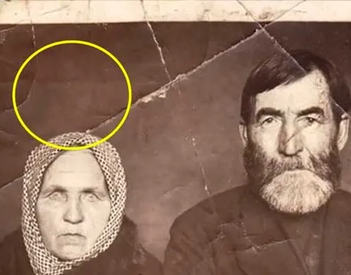 An old photo that stunned the entire Internet! Here’s what they found in the old photo!