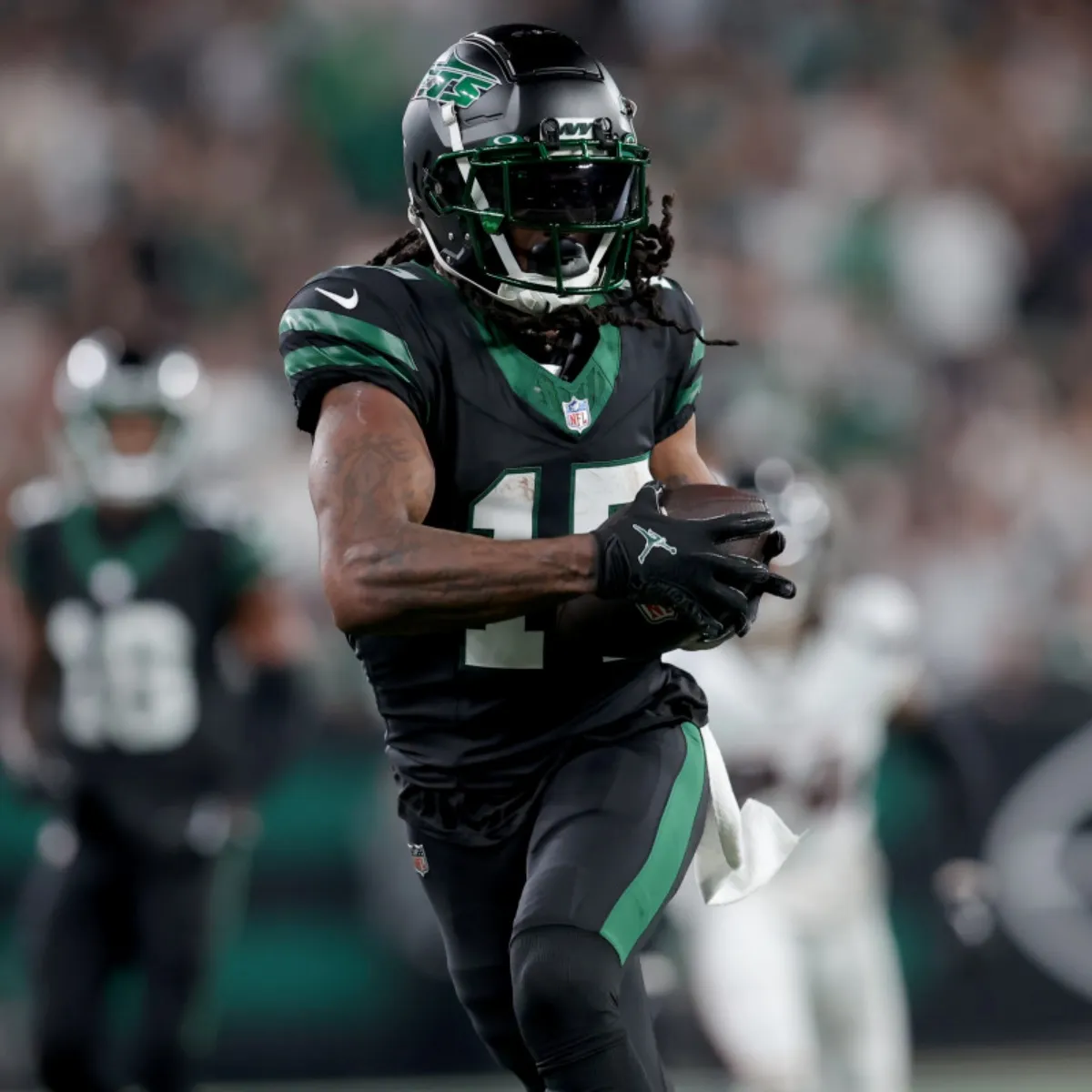 Davante Adams Takes Multiple Shots at Raiders While Addressing Jets' Struggles