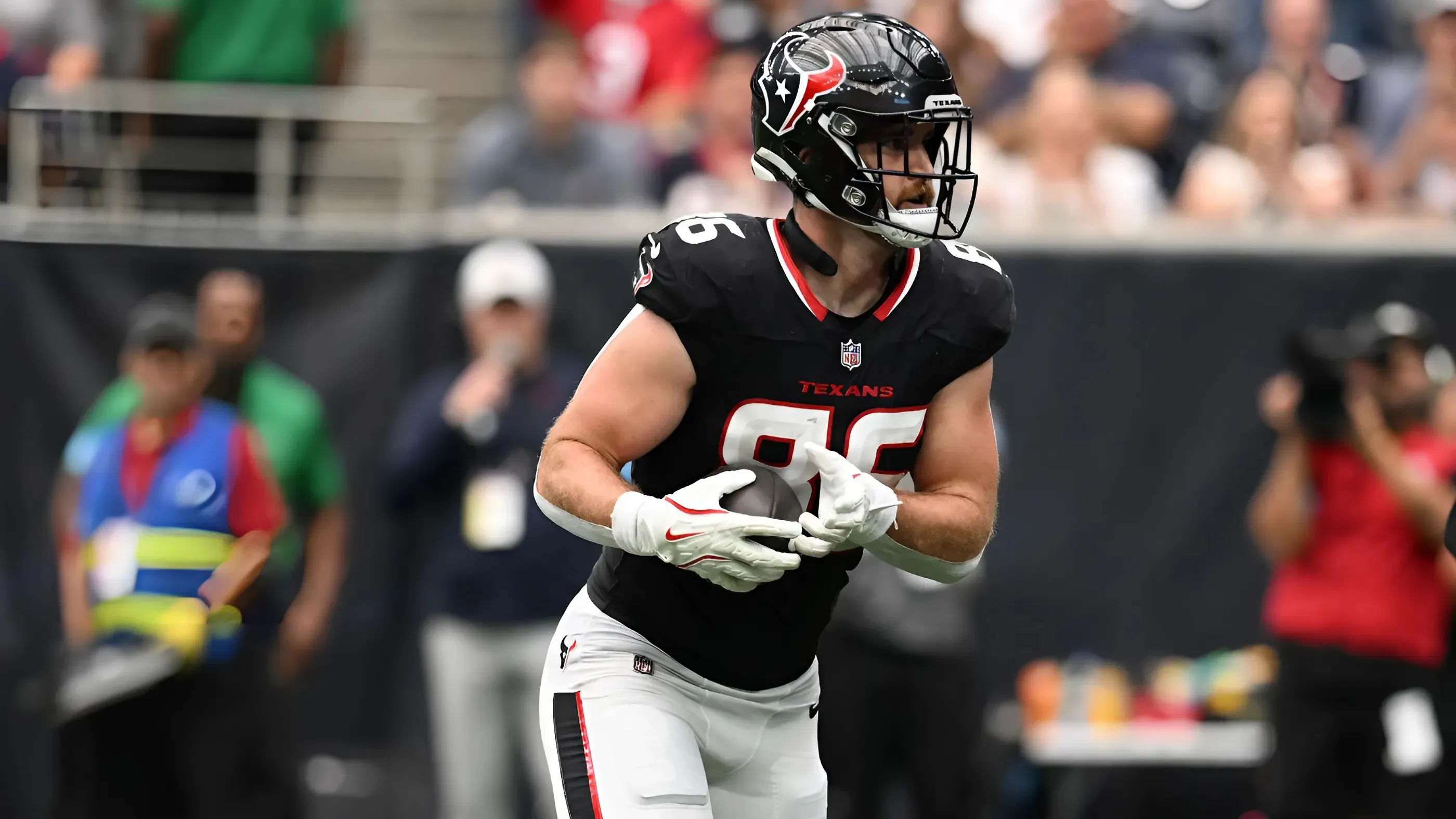 Dalton Schultz is clearly bitter over Cowboys exit with petty reaction to Texans win