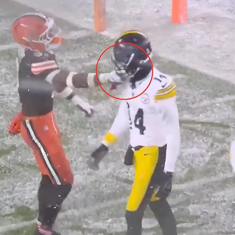 Browns Safety Flagged for Chucking George Pickens's Mouthguard on Snowy Field