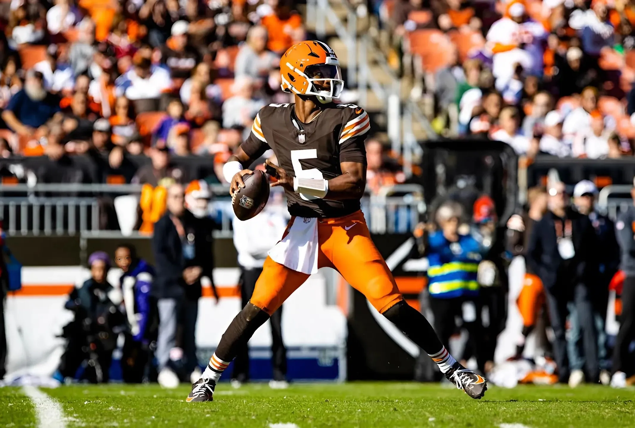 Browns Face Steelers Amid Key Inactives