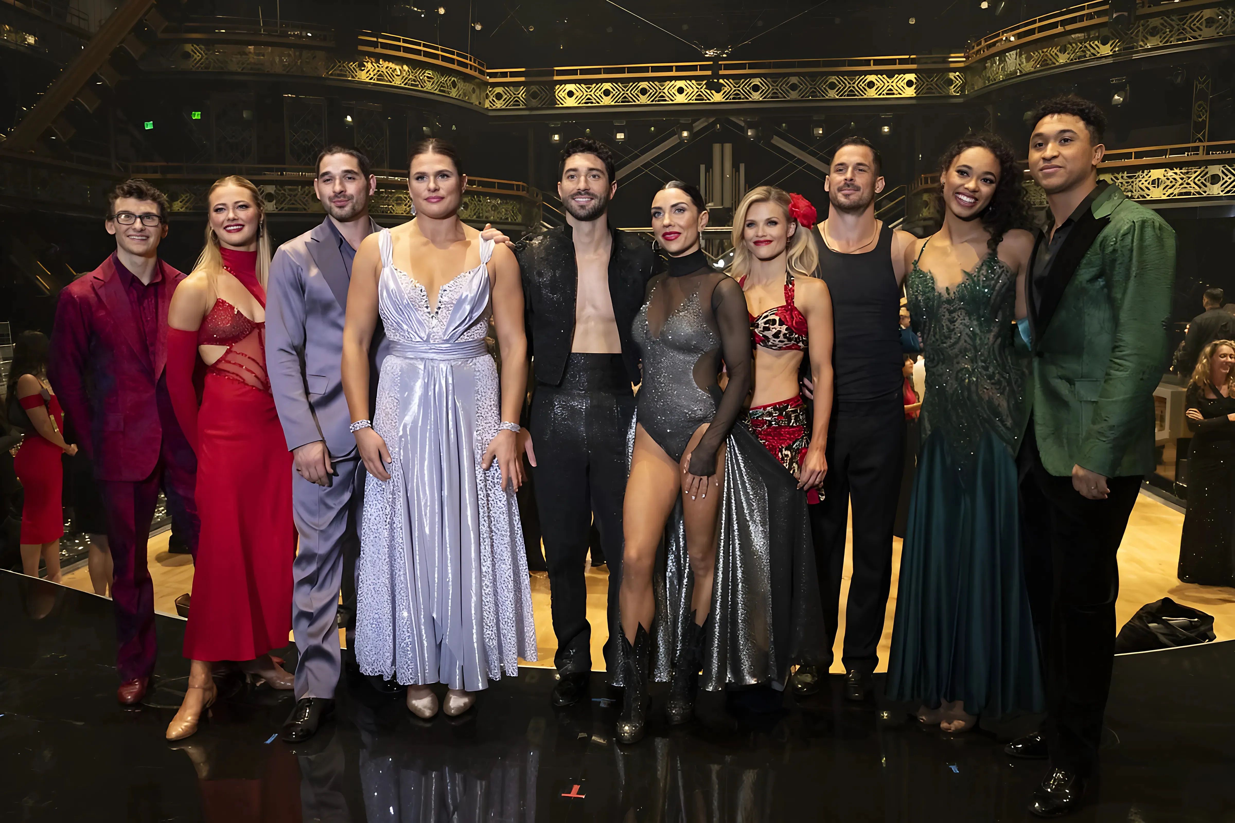 Dancing with the Stars: Historic Finale as Top 5 Couples Battle for the Prestigious Len Goodman Mirror Ball Trophy! Who Will Claim Victory? trucc