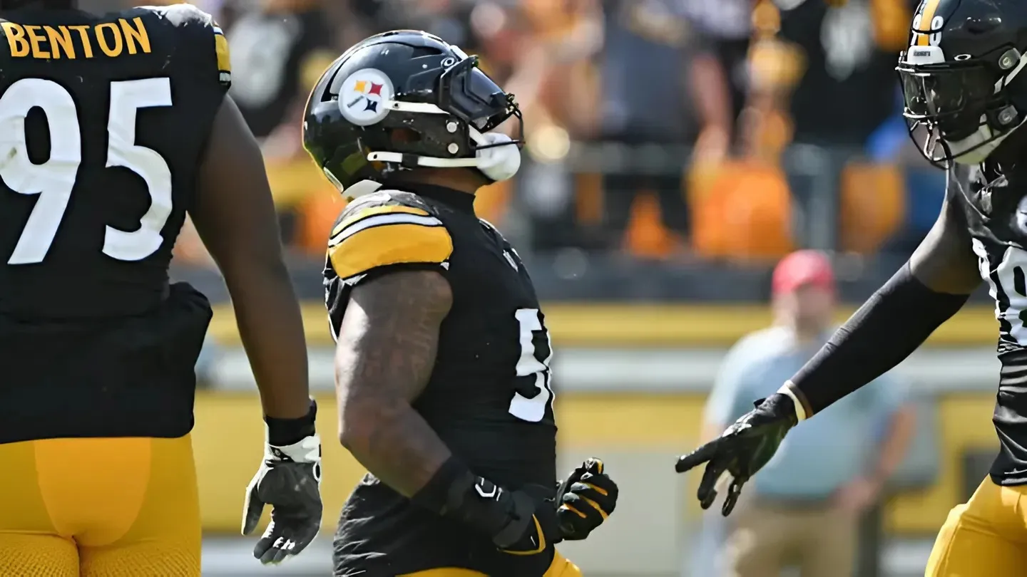 Pittsburgh Steelers LB Suffers Injury vs. Browns