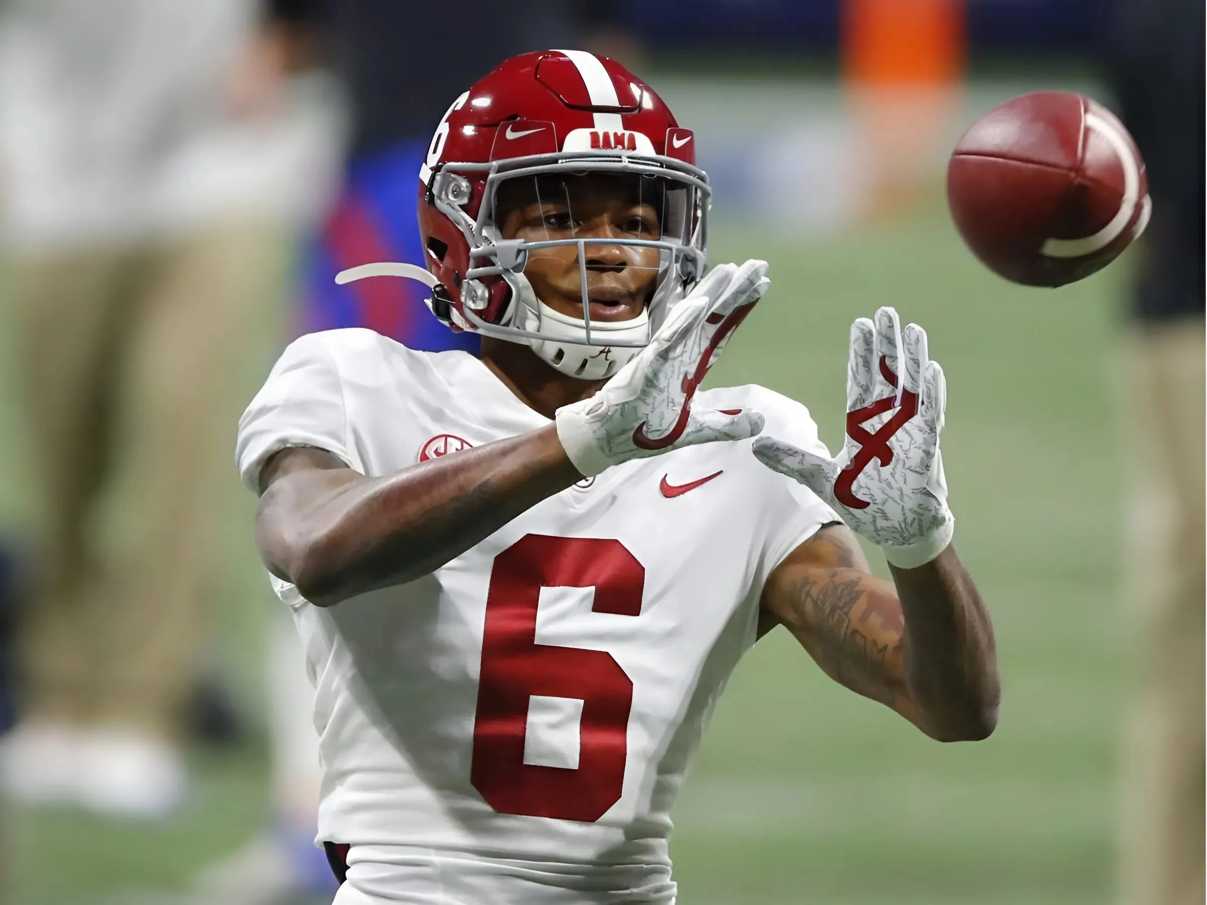 Eagles Could Sign Ex-Chiefs $1.2M WR For DeVonta Smith Injury Insurance