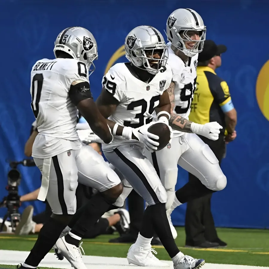 Raiders dealt flurry of tough injury updates for Week 12