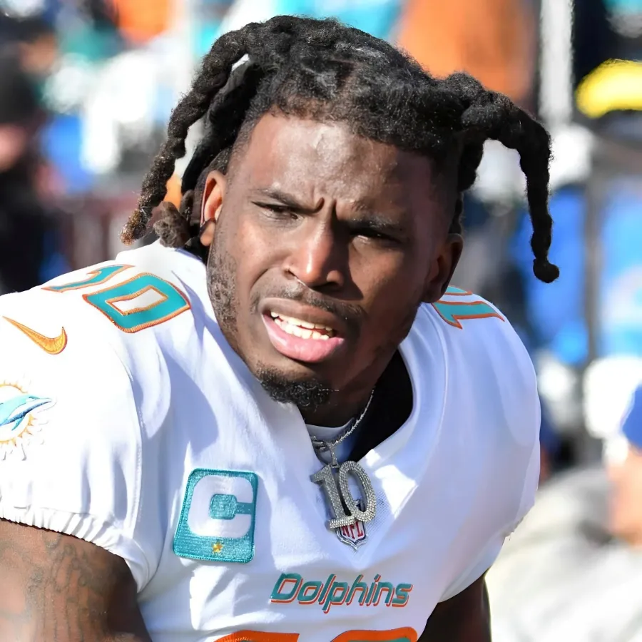 Dolphins' Tyreek Hill reveals what he said while trash-talking Raiders bench