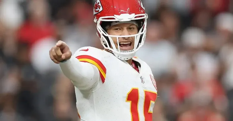 Chiefs Called ‘Option’ for $160 Million QB Who Could ‘Learn From’ Mahomes