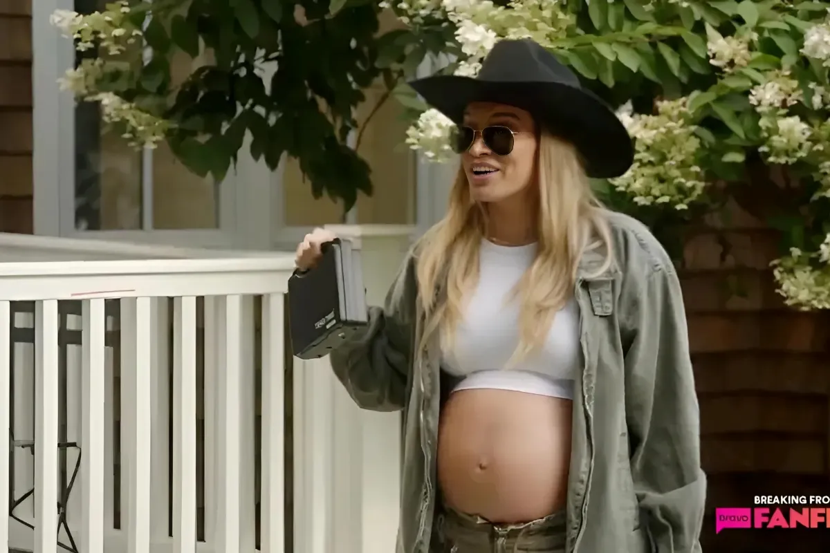 Lindsay Hubbard Puts ‘Summer House’ Costars to Pregnancy Test in 1st Look at Season 9-quang