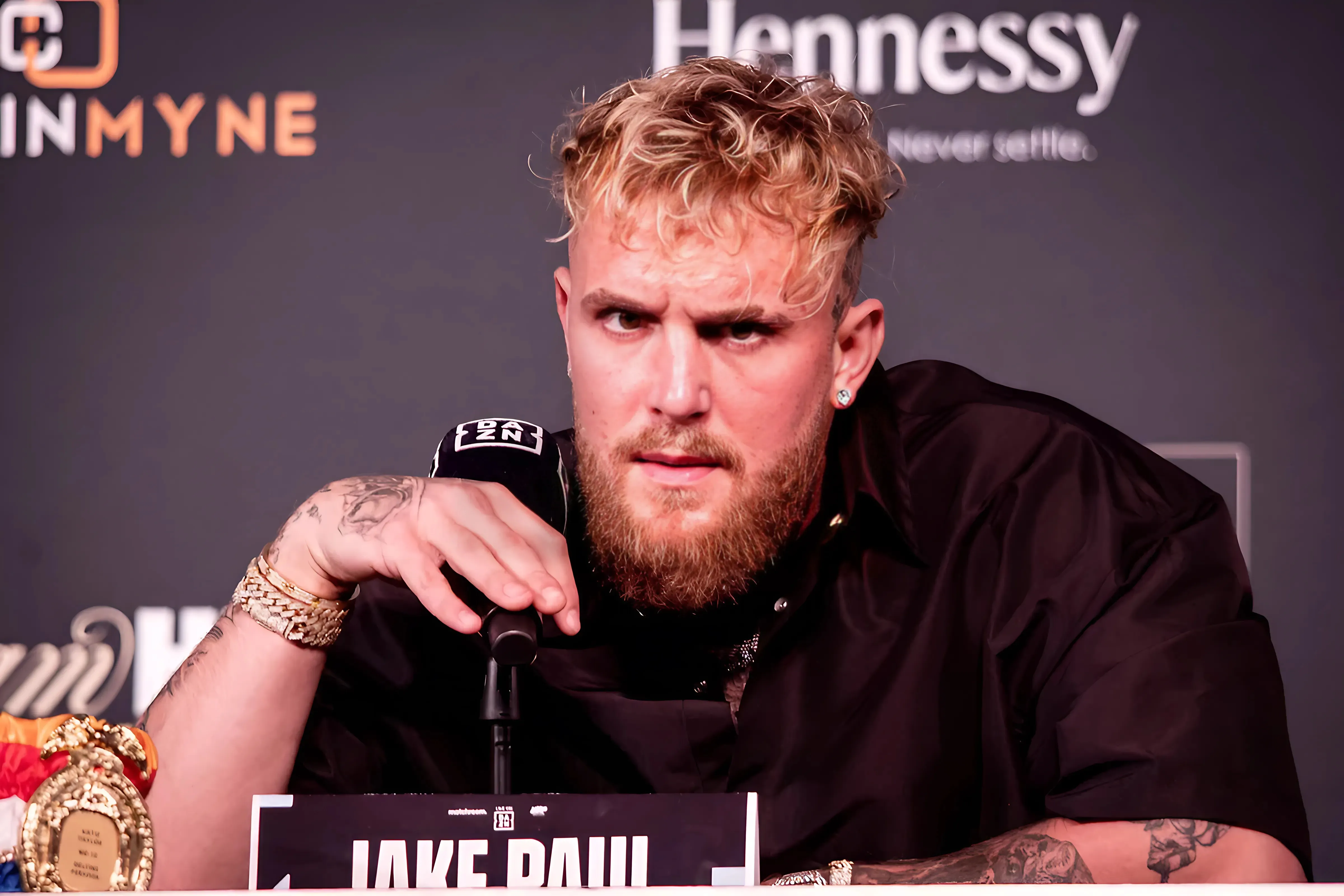 “Spreader of Lies”: Jake Paul Finally Confronts Sylvester Stallone Over Serious Mike Tyson Fight Allegations trucc