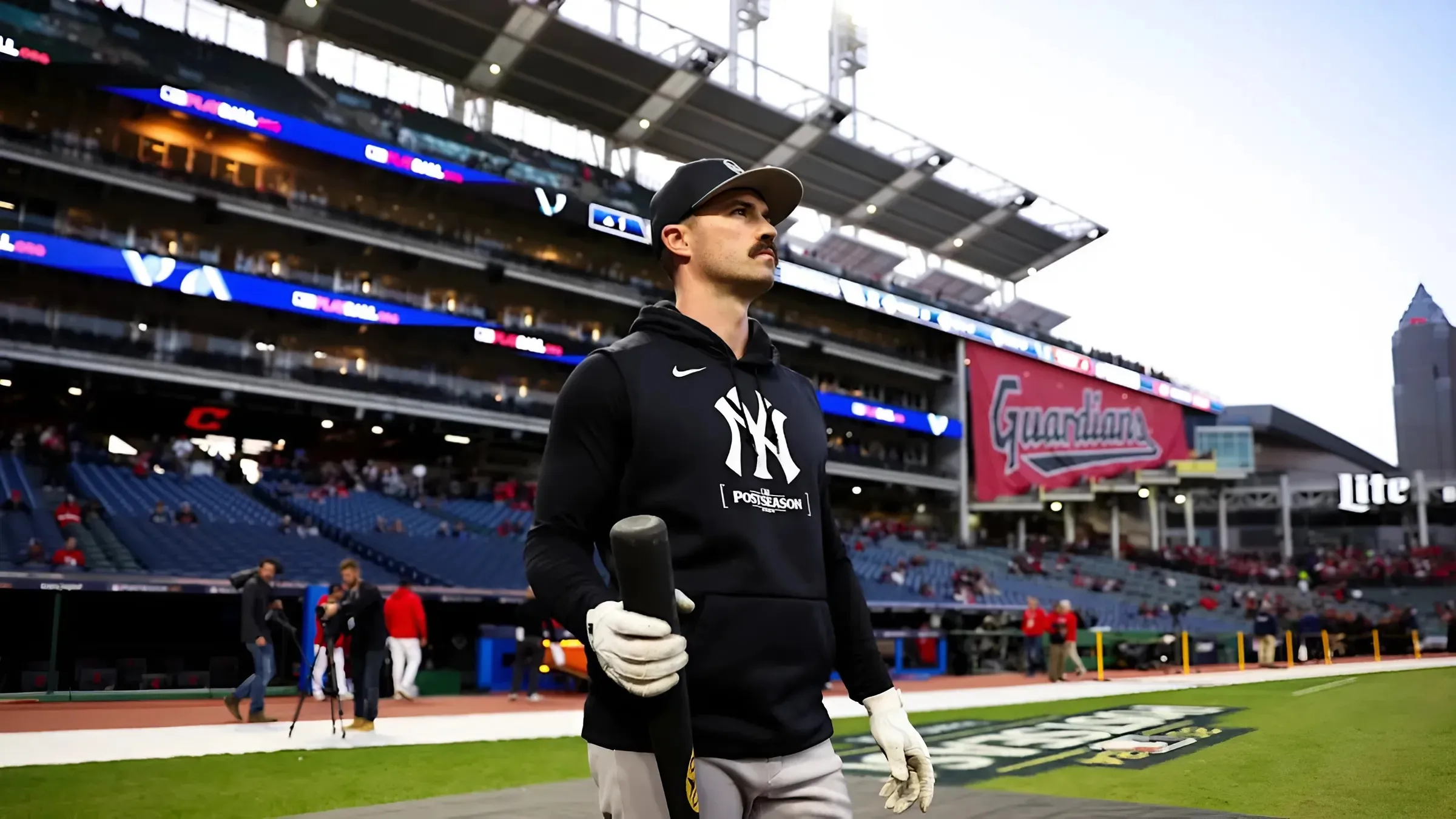 Yankees non-tender reliable infielder to save marginal cash in surprising move