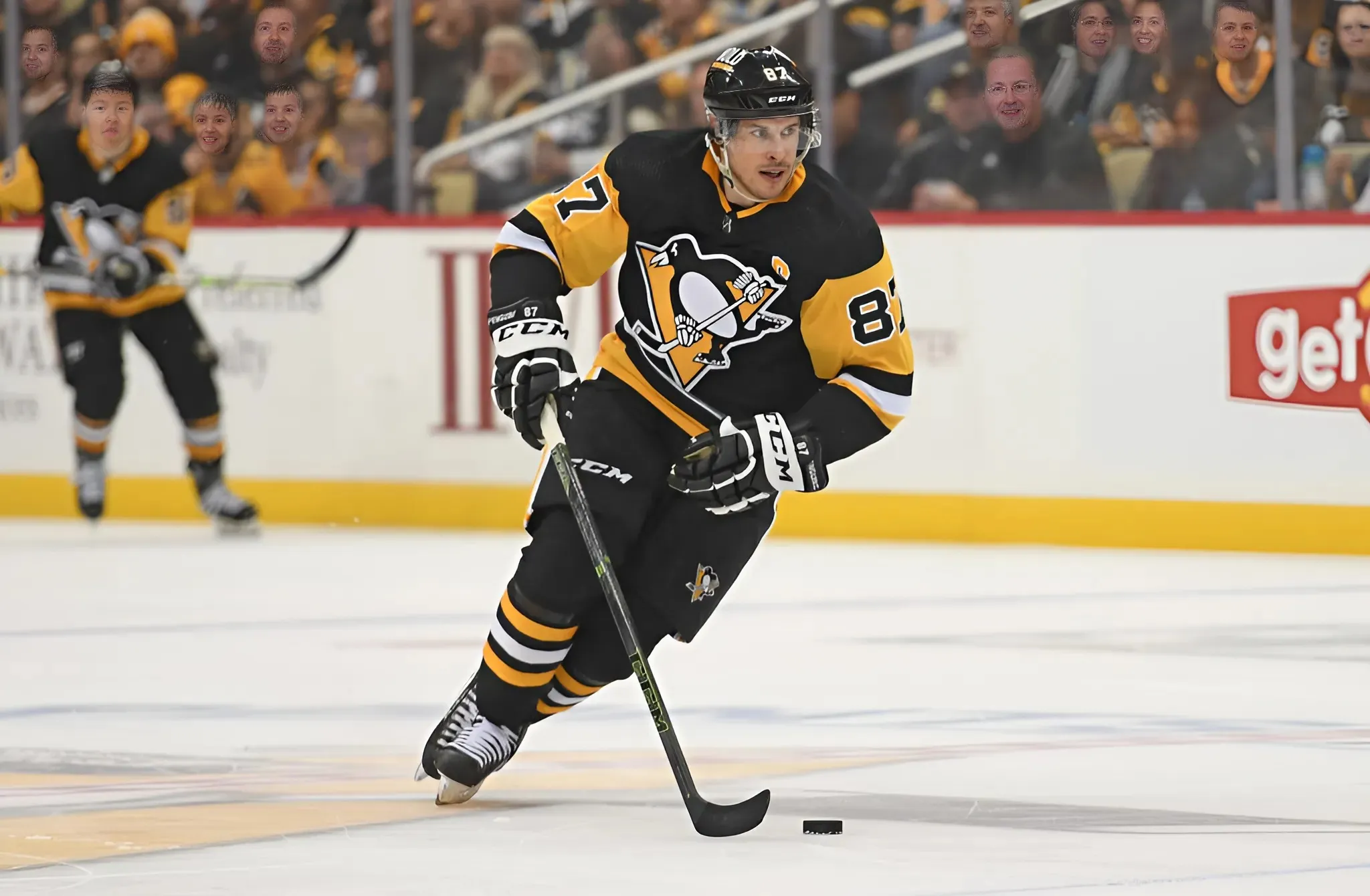 Utah slams Pittsburgh despite Sidney Crosby's 600th goal