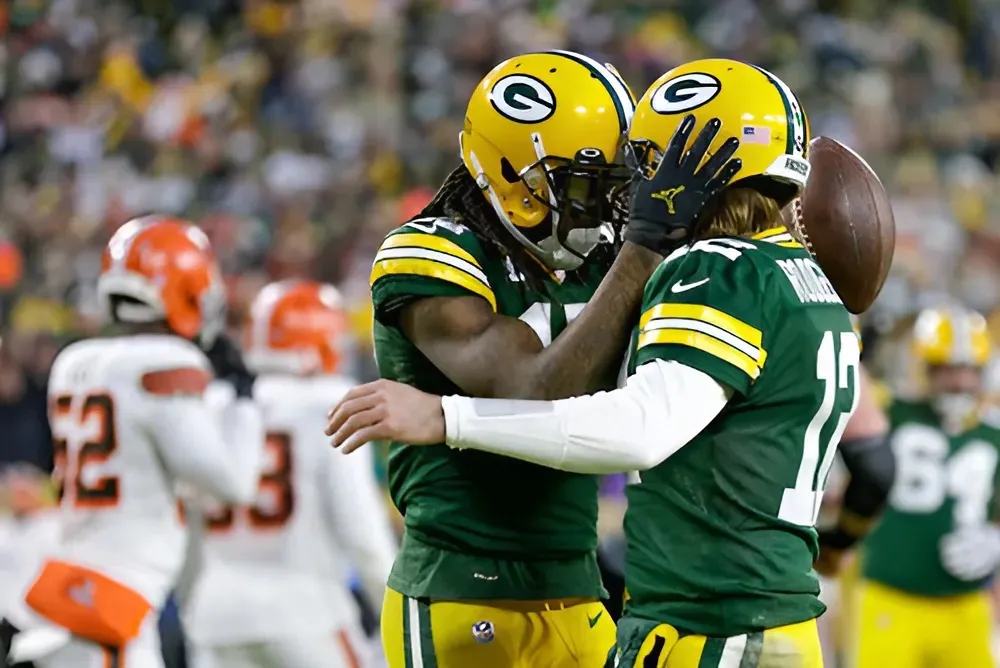 BREAKING: “It’s Coming” Former Packers WR Davante Adams Ditched By Aaron Rodgers; Dealt Horrible News