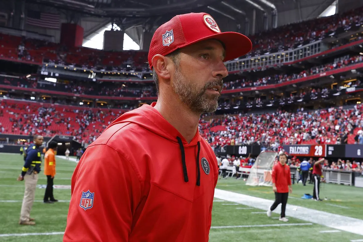 Shanahan explains his outburst after 49ers' penalties vs. Packers