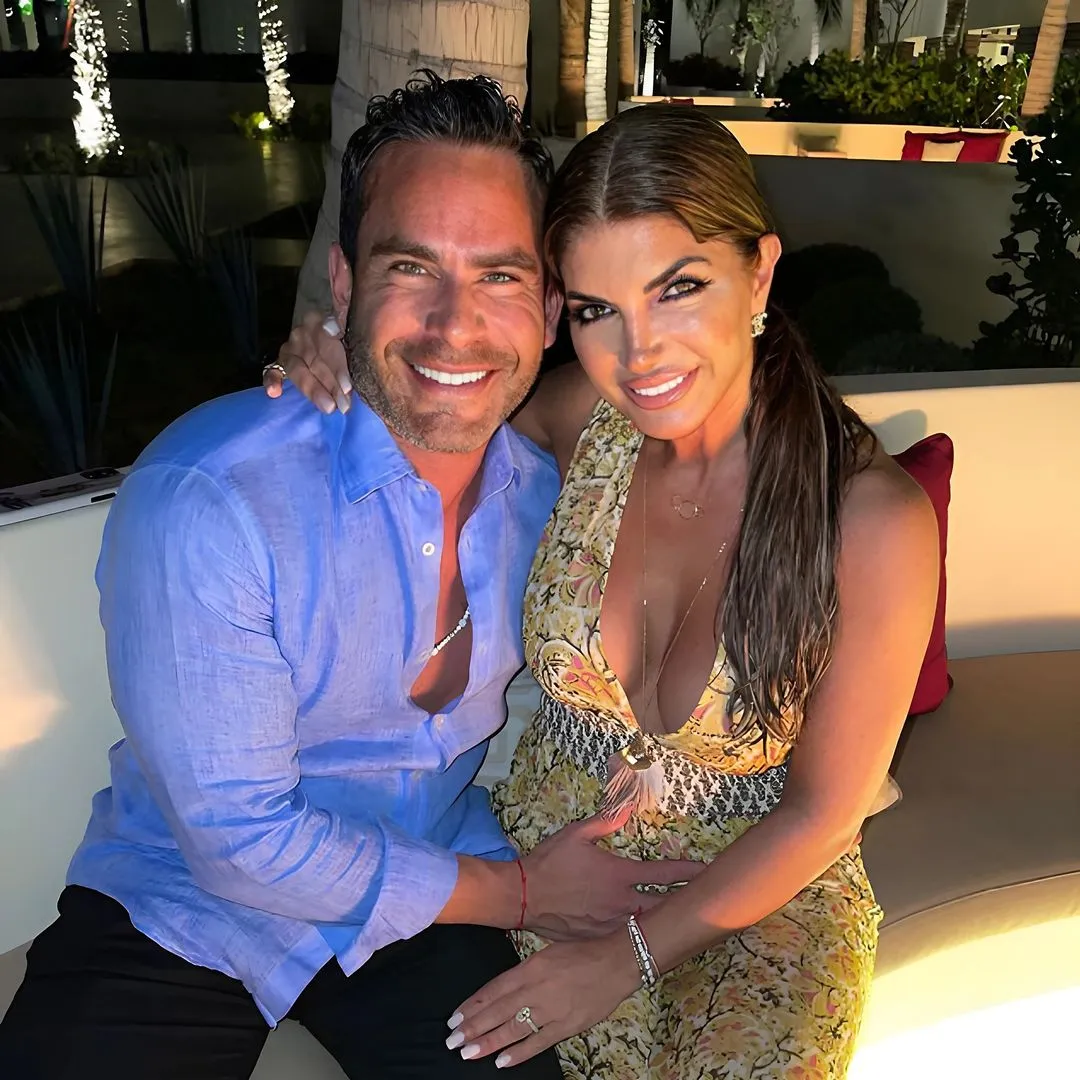 "Unbelievable Drama: Teresa Giudice Fiercely Argues When Luis Ruelas 'Tries to Date' a 24-Year-Old Girl – From Tense Dinner to Threat to Sell House!"