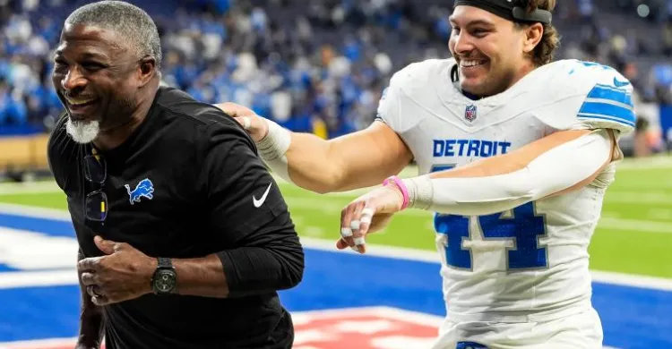 Viral photo of Aaron Glenn just chillin' on Detroit Lions sideline is epic