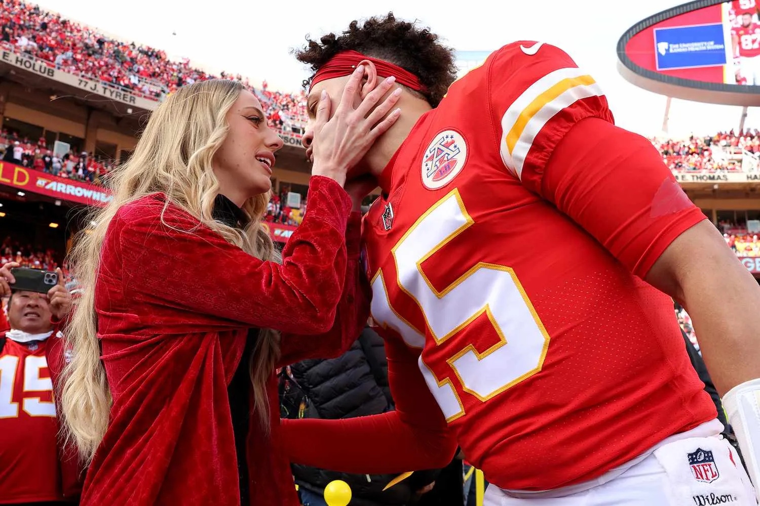 Brittany Mahomes Sends Patrick Mahomes Message After Chiefs Beat Panthers