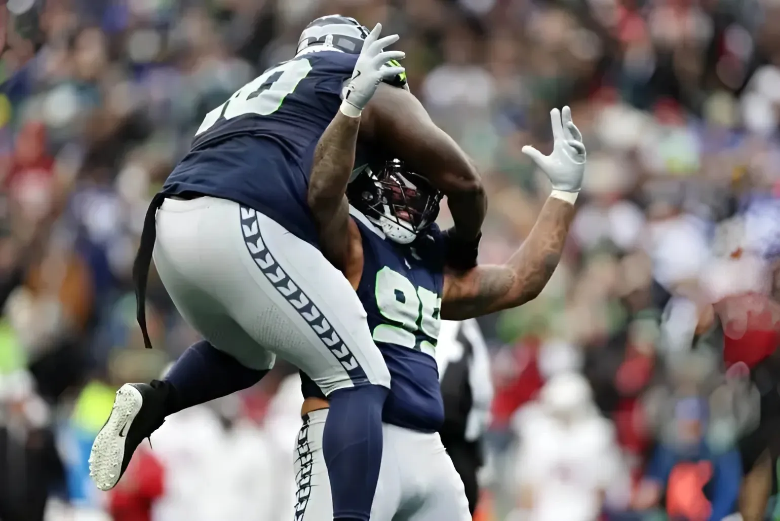 Seahawks’ D, led by ‘f—ing beast’ Leonard Williams, smothers Cardinals for NFC West lead