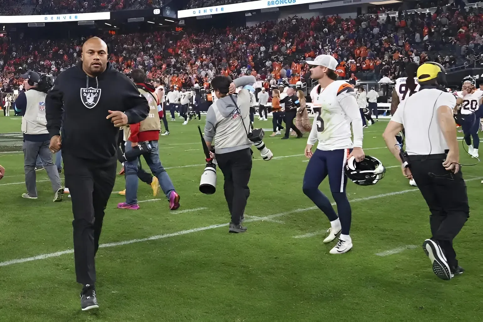 Raiders reach new low as dominance over Broncos is firmly a thing of the past