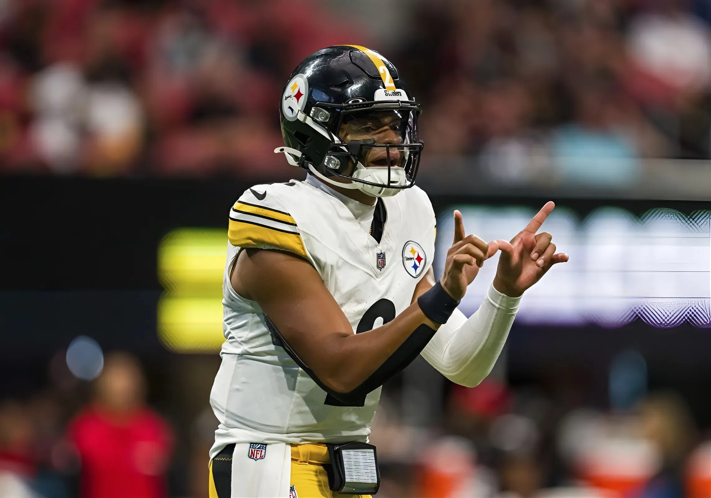 Justin Fields Predicted To Turn Steelers Down On New Contract