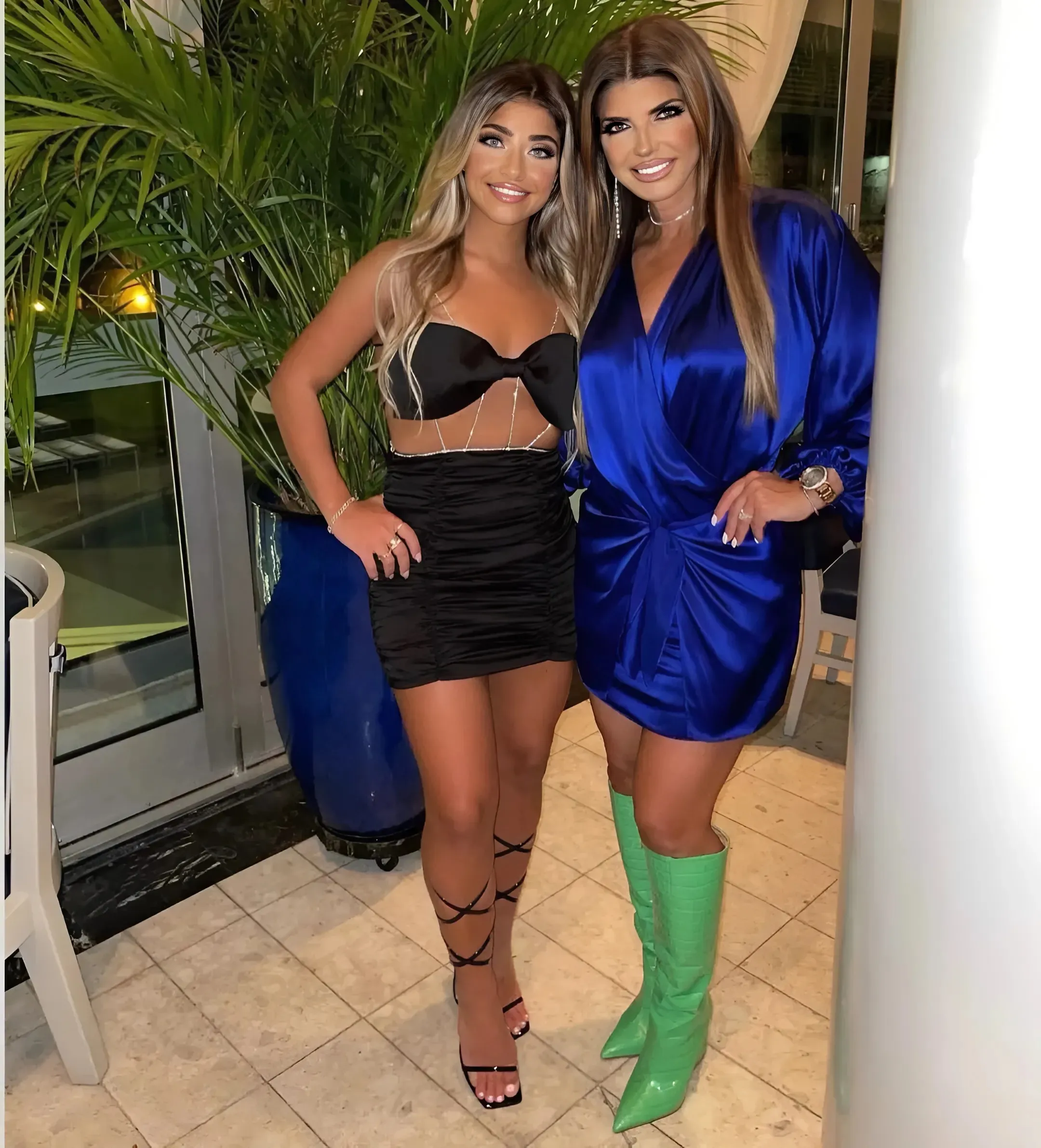 Here's Proof That Teresa Giudice's Daughters Are Each Other's "Best Friends"