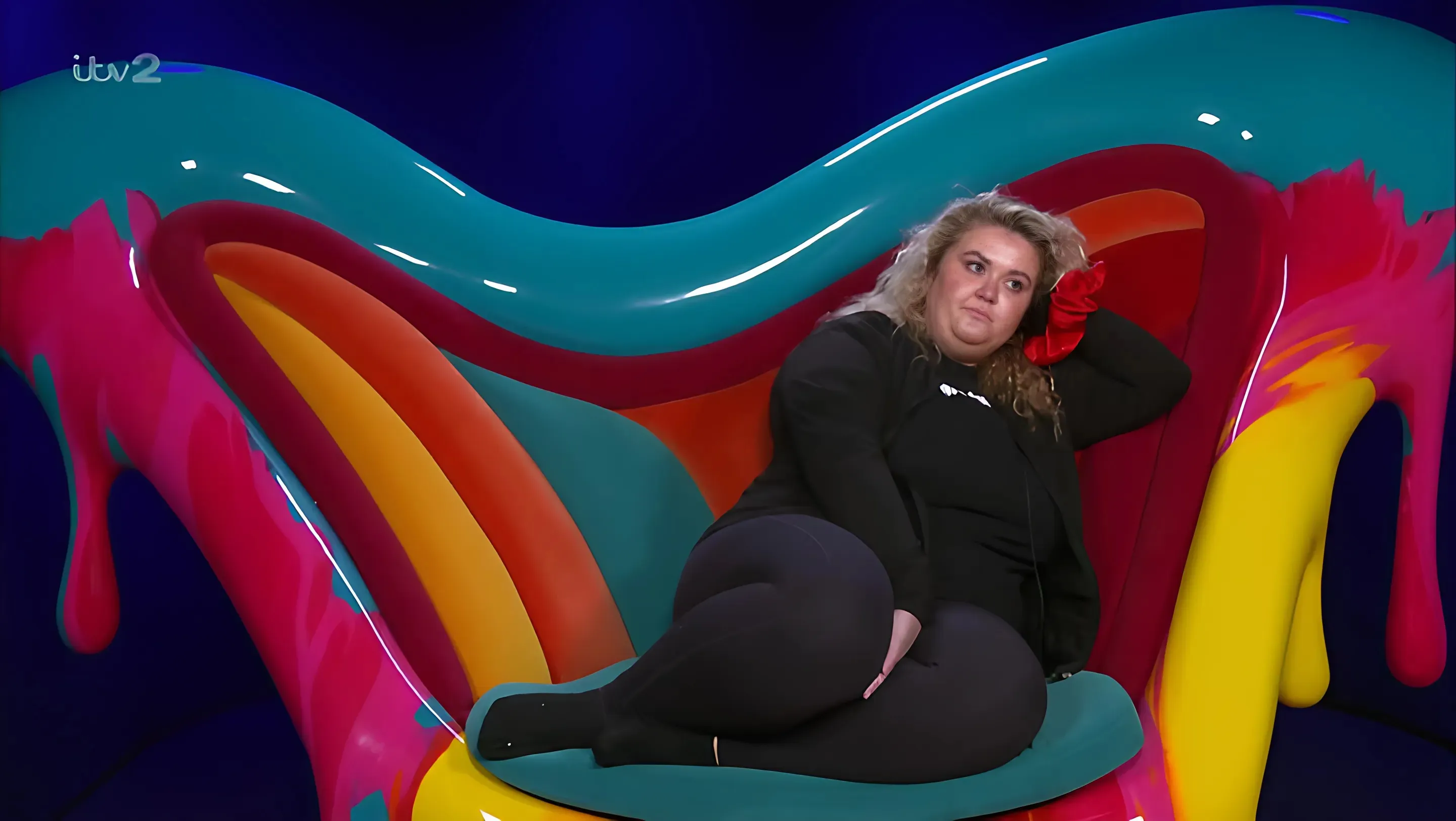 Fans lash out at one housemate's tactics on Big Brother, calling her the 'biggest gossip' trucc