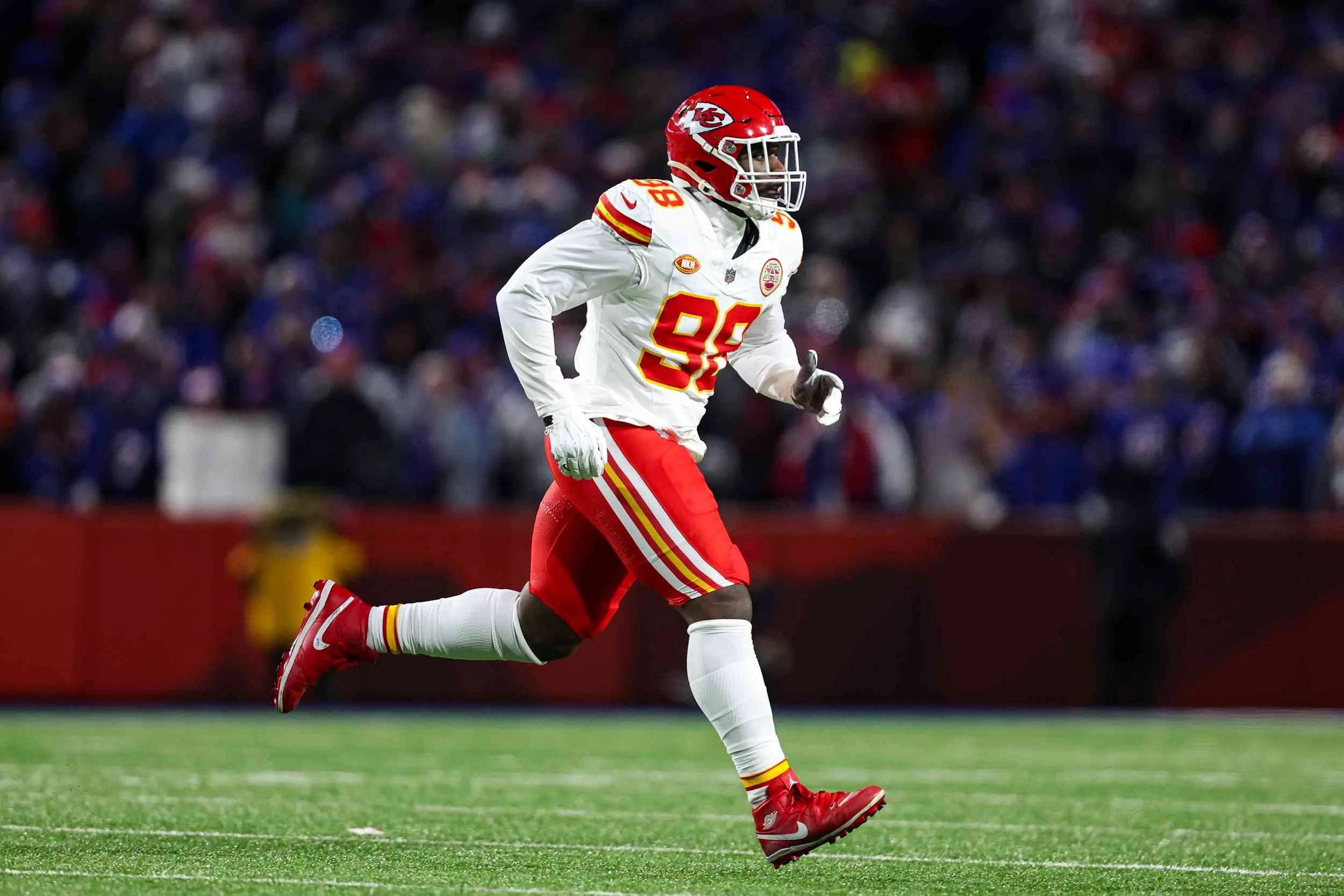 Kansas City Chiefs Player Saves Falling Fan in Dramatic Video