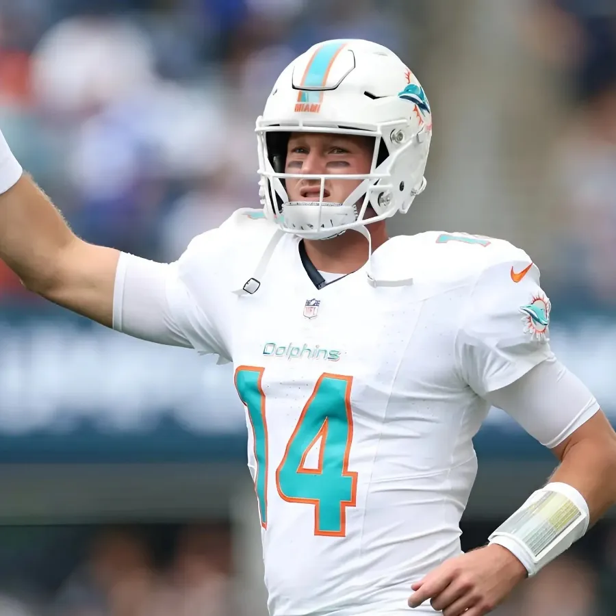 Mike McDaniel’s Response to Dolphins-Daniel Jones Question Turns Heads