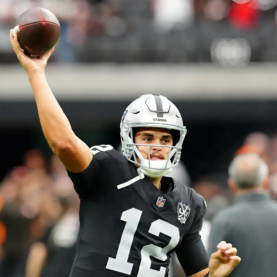 Raiders' Starting QB Will Battle Short Week