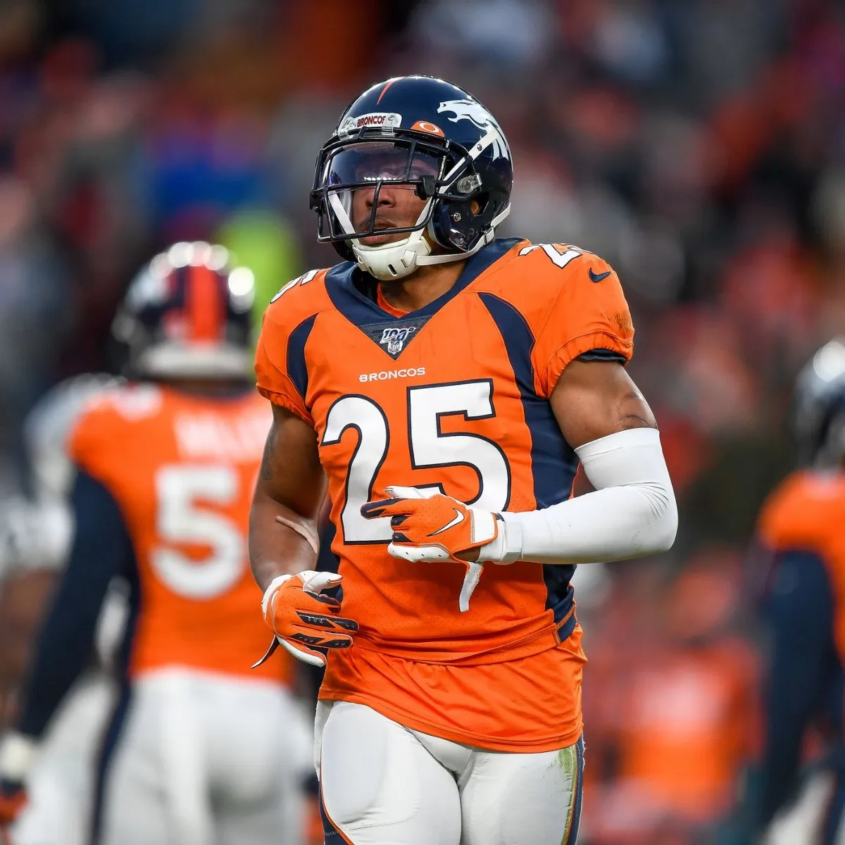 Denver Broncos Super Bowl Star Unretires Midseason