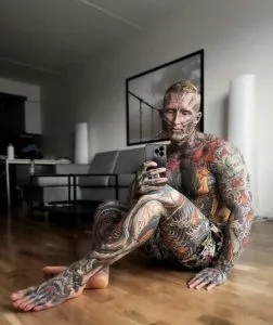 P1. Tattoo addict inks 95 percent of his body, reveals what he looked like just 5 years ago