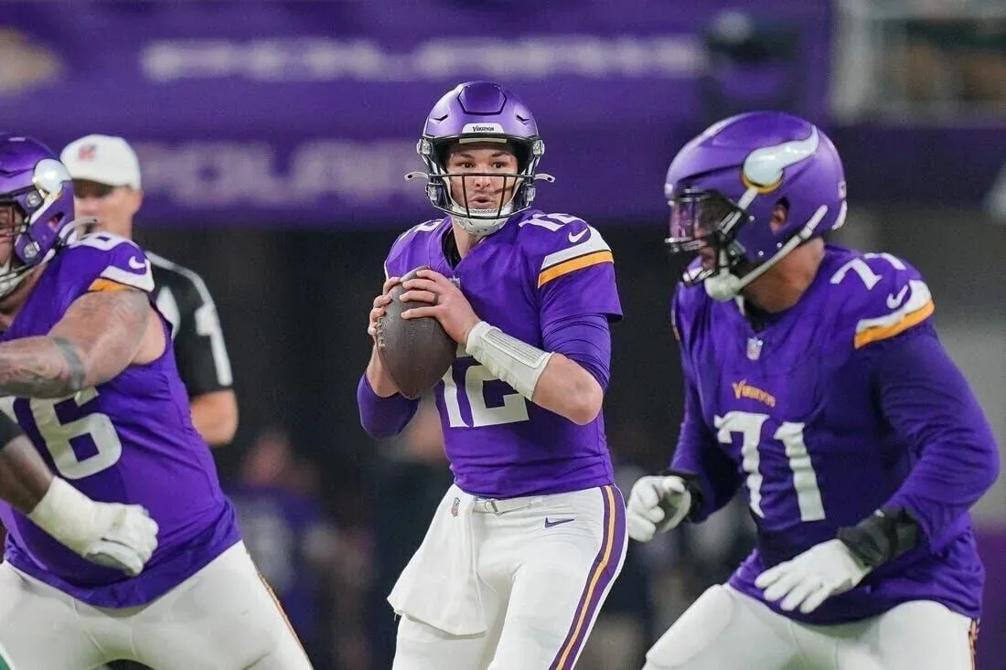 Vikings Veteran QB Gets Bad News After Daniel Jones Signing