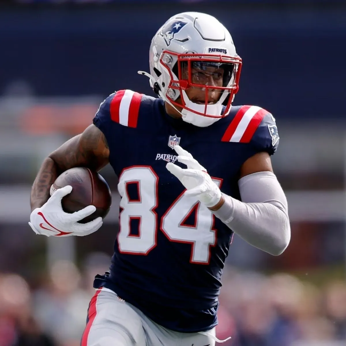 Patriots WR reacts to Miami locker room reports