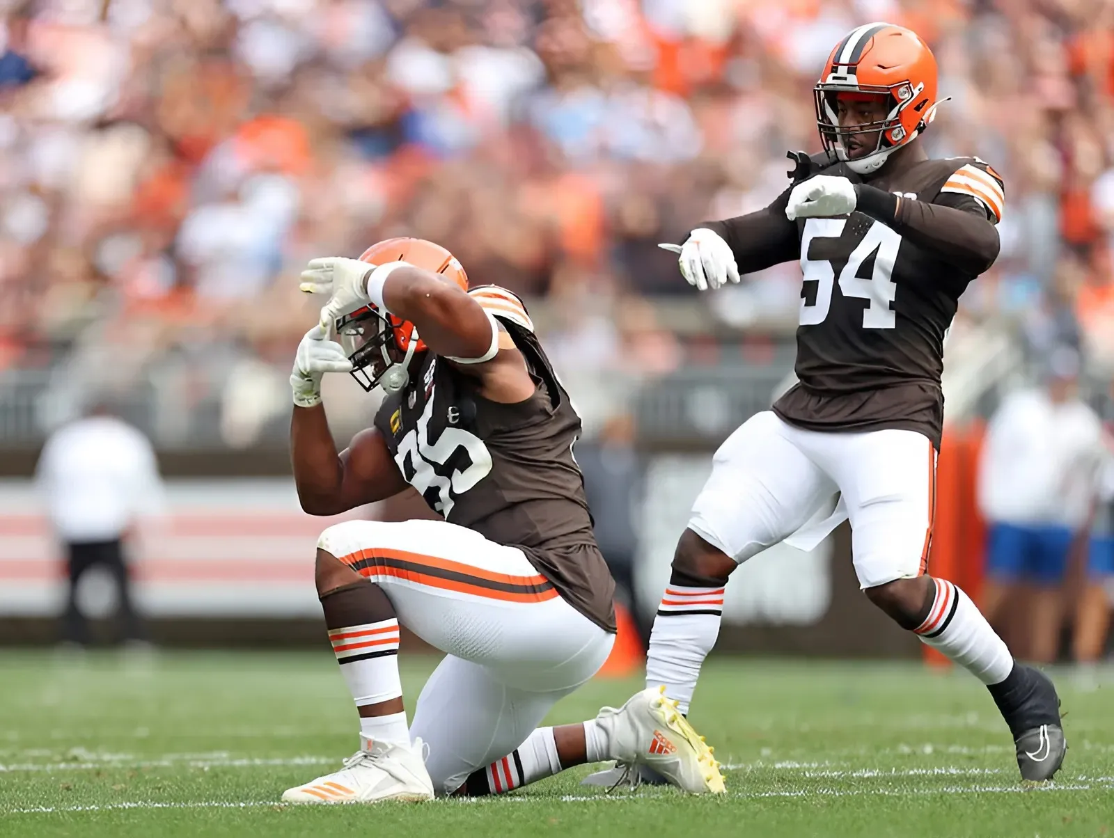 Browns Cut DE After Adding 2 New Pass-Rush Partners for Myles Garrett