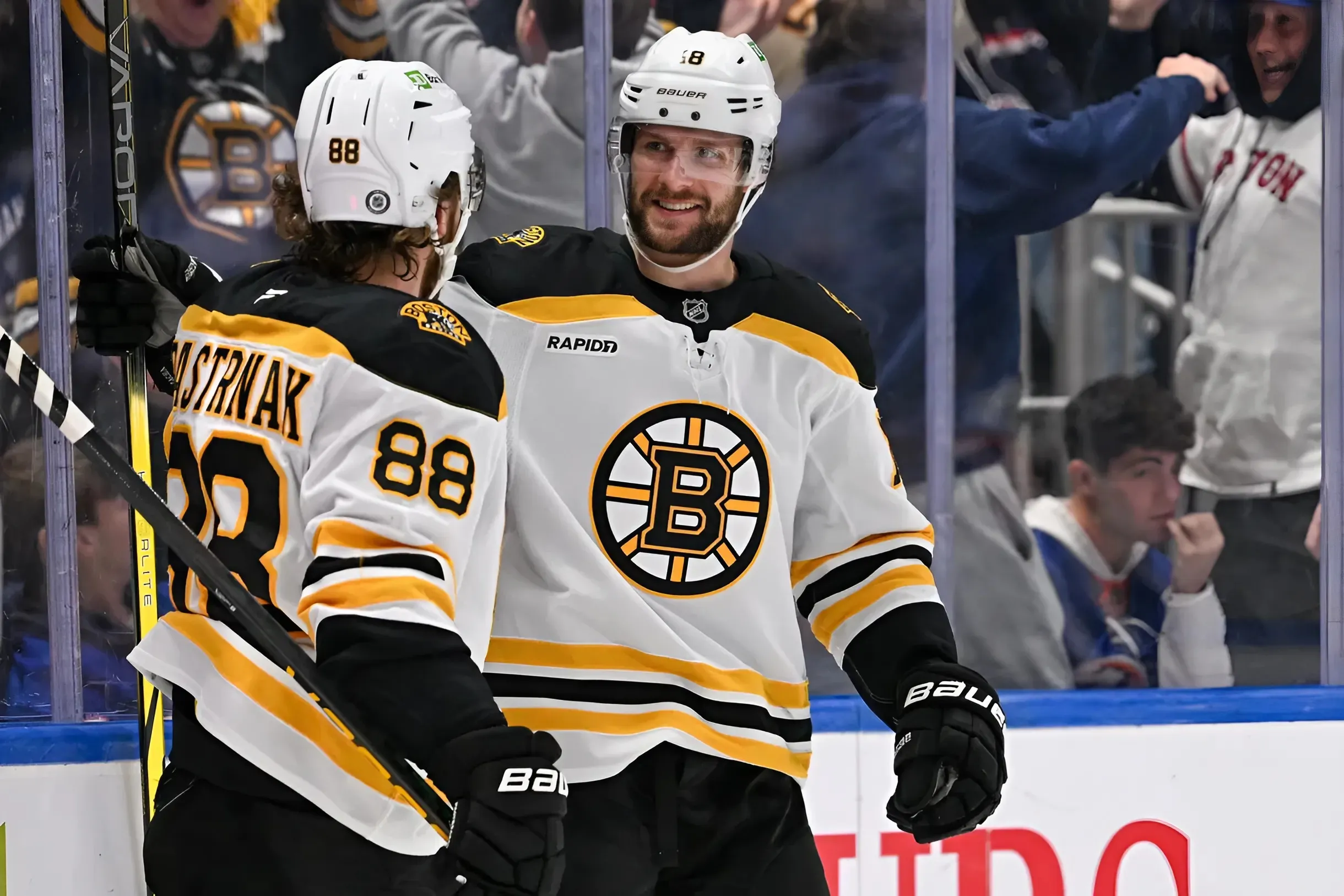 Recap: Bruins offense comes alive in 6-3 win over the Islanders