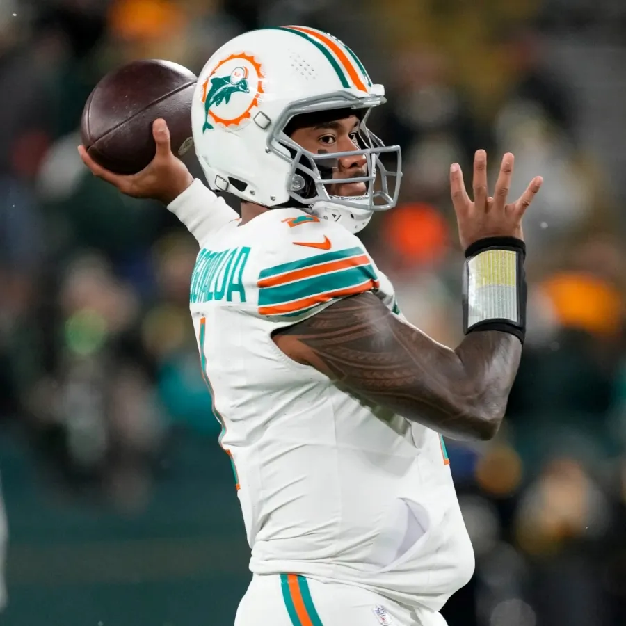 Dolphins injury problems go from bad to worse against Packers