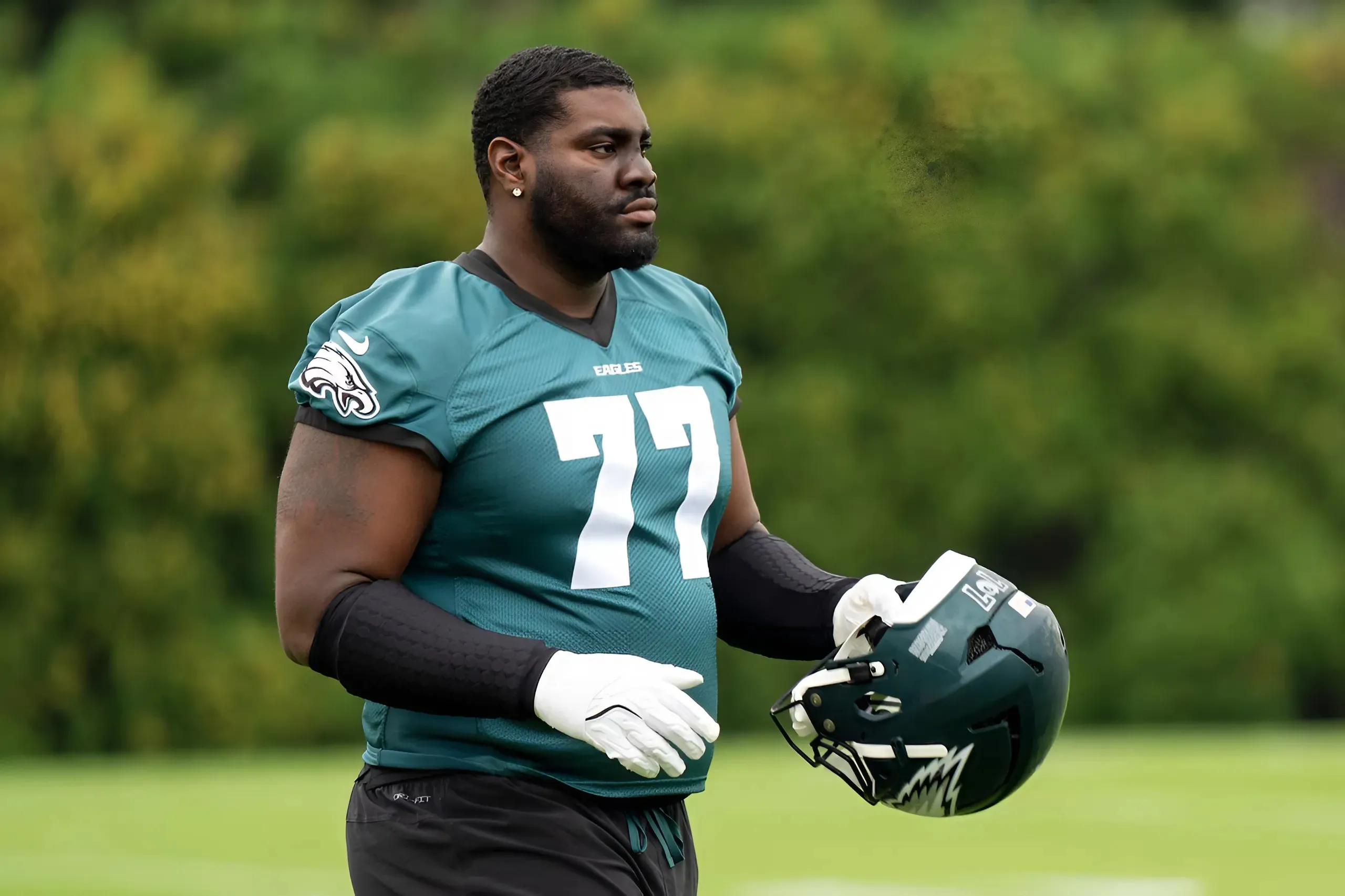 ‘Wildly Entertaining’ Former First Round Pick Could Leave Eagles for AFC South