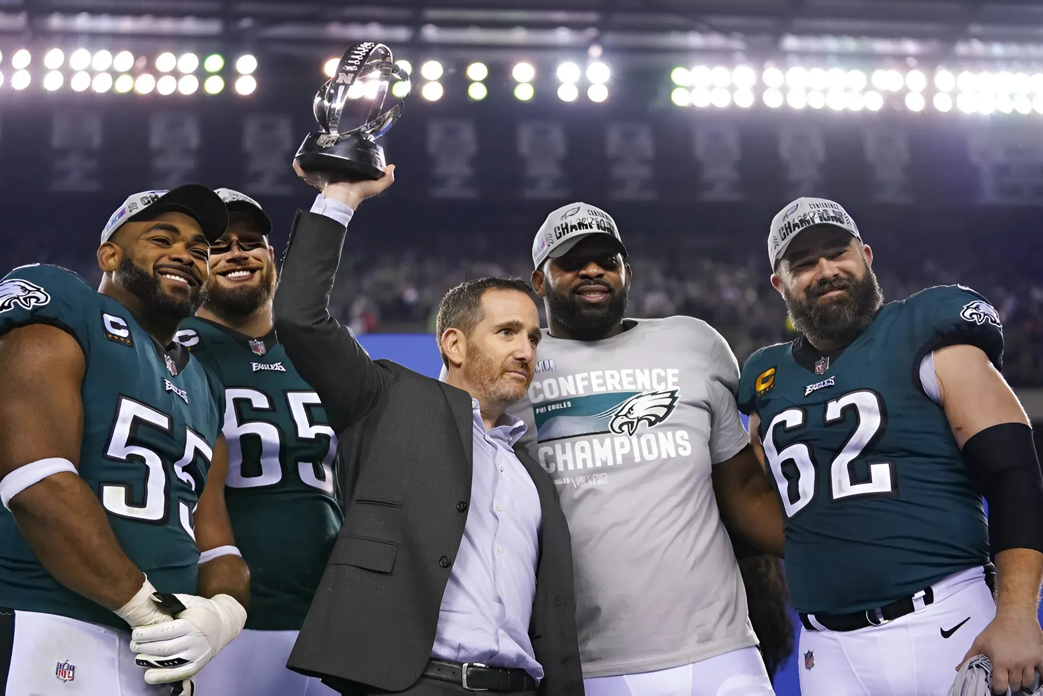 Eagles Coach Sends Message Revealing Why Brandon Graham 'Can't Retire'