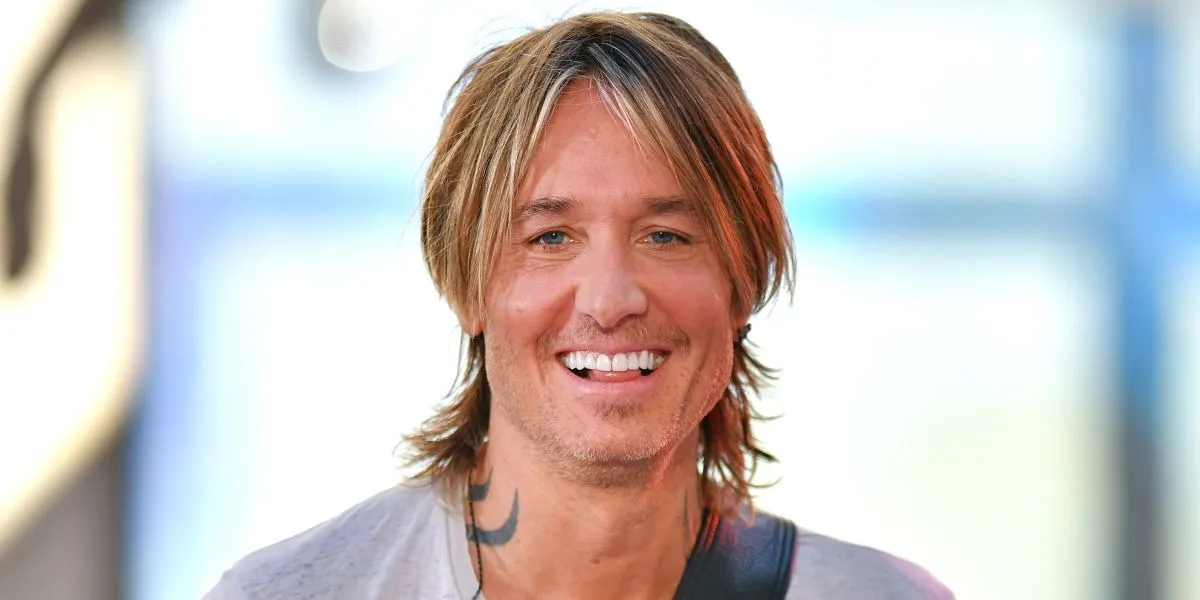 9. Country Singer Keith Urban Caused a Stir with His Outfit at the CMA Awards S2