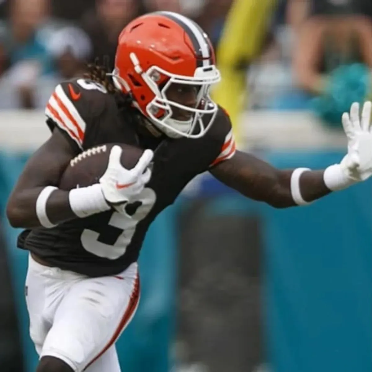 Browns Playmaker Sends Stern Warning to Broncos