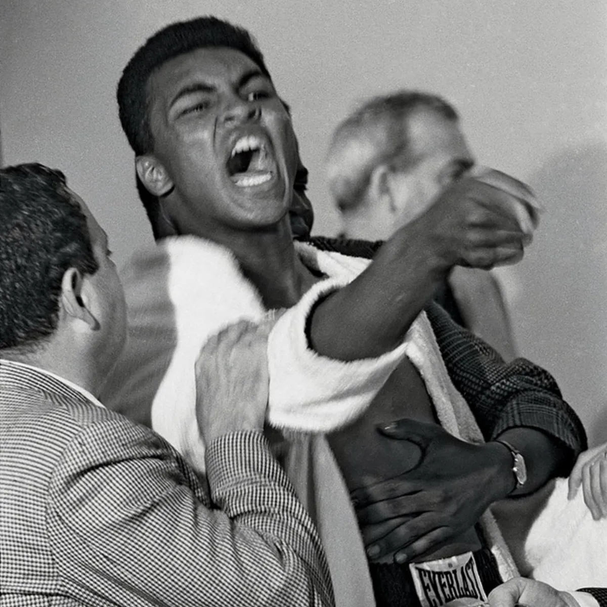 On This Day: Cassius Clay survives huge scare against Doug Jones