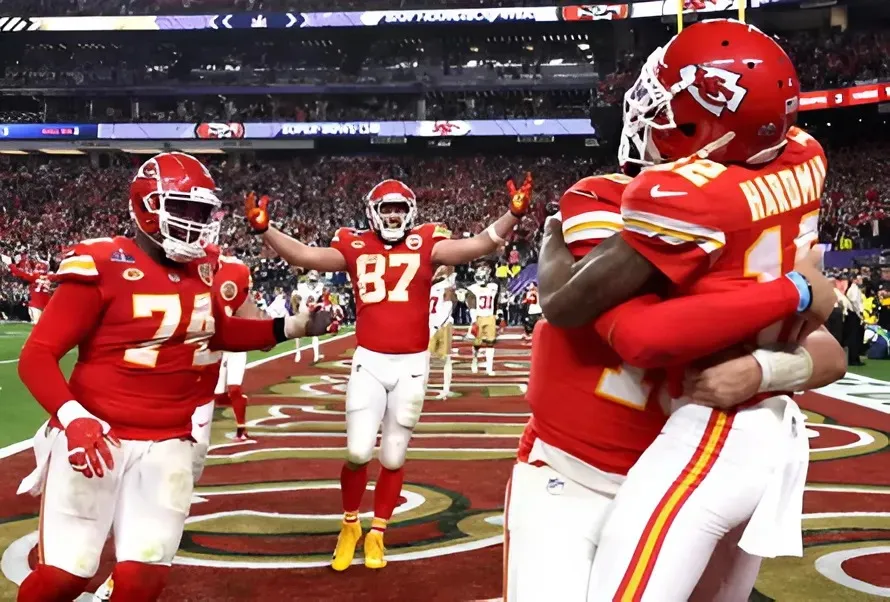 Chiefs become first team to clinch a playoff berth