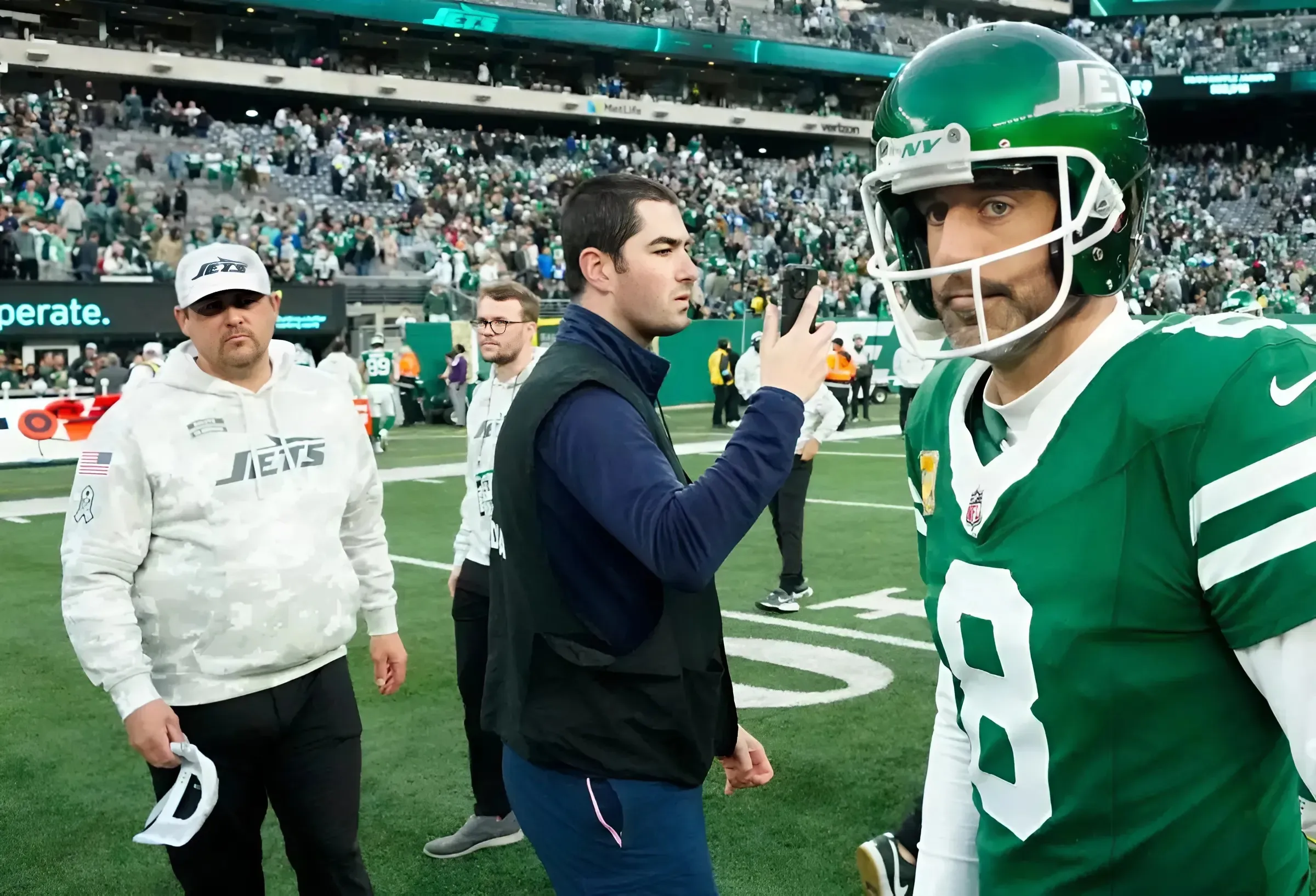 “Has 6 Weeks” Jets’ Aaron Rodgers Was Just Hit With Blunt Message (Report)