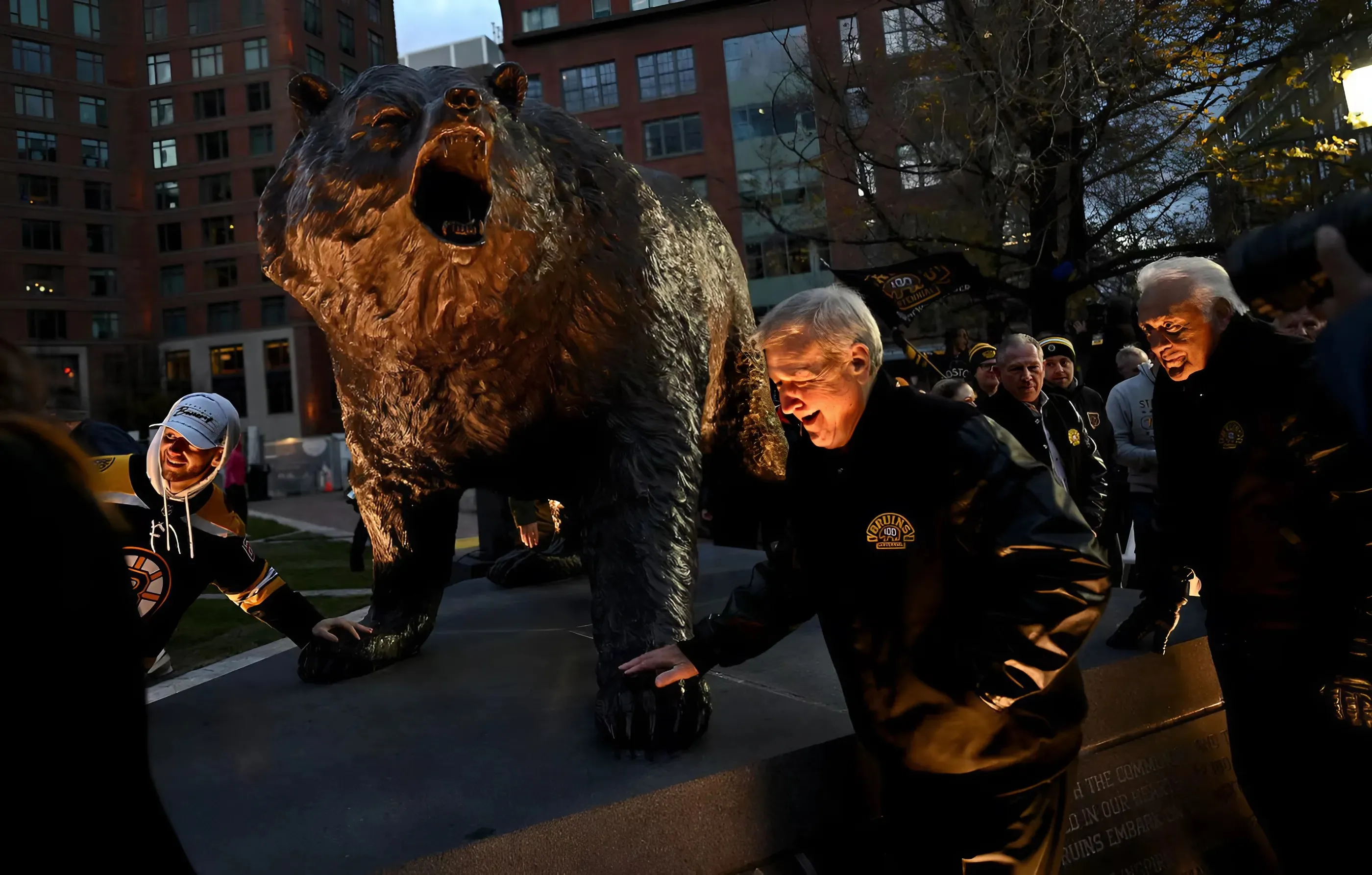 Bruins unveil bronze bear statue for 100 years of hockey in Hub