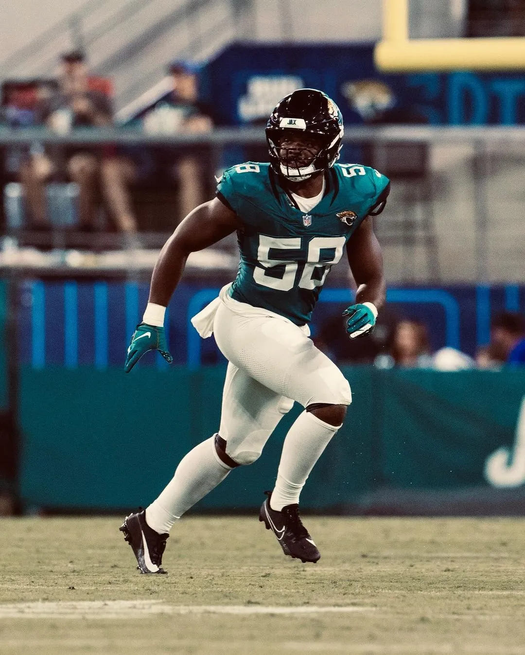 Patriots Sign Former Jaguars LB