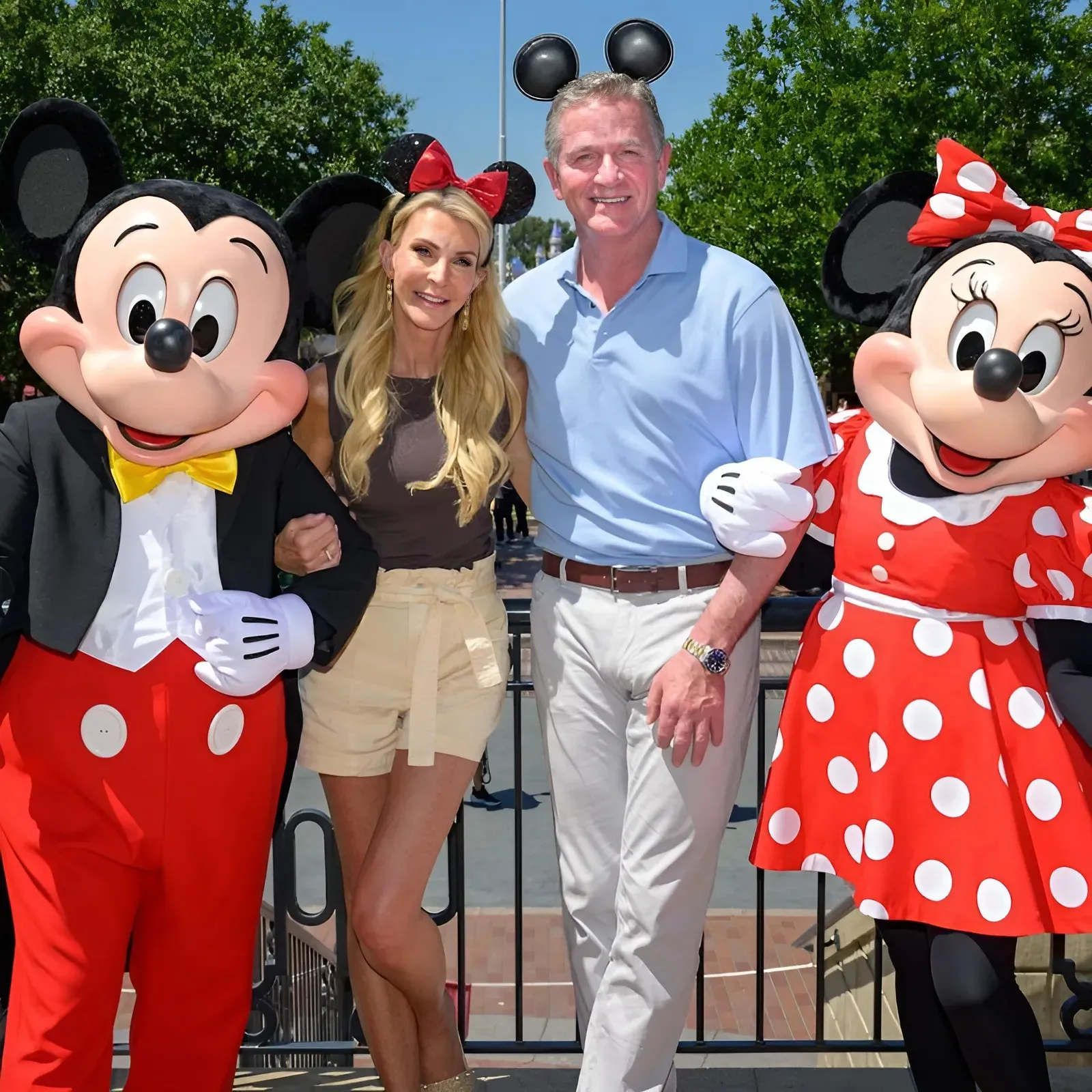 Joan Vassos & Chock Chapple Revisit Disneyland for the First Time Since Their Magical 1-on-1 Date