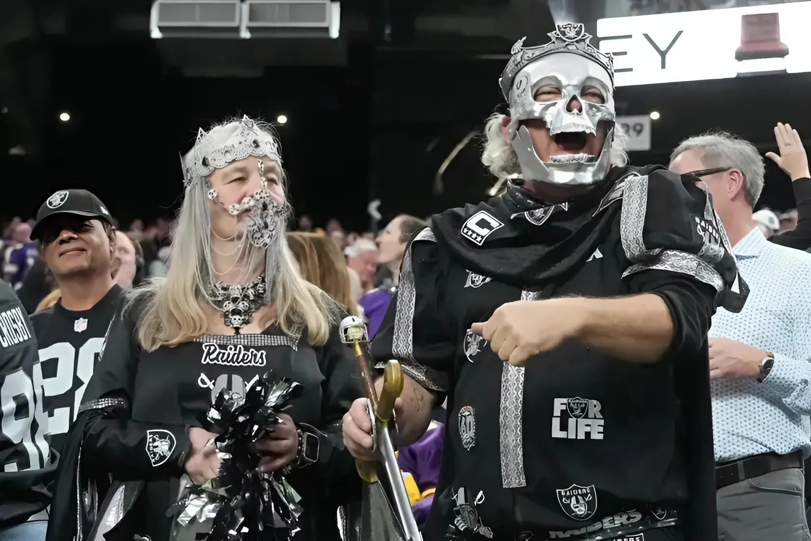 ‘Sanders to Bowers Is Gonna Do Numbers’: Las Vegas Raiders Fans Ecstatic After Latest Shedeur Sanders Social Media Post – Week 14