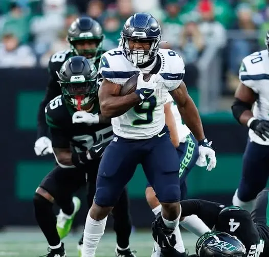 Final Seahawks injury report for Week 14 is full of emptiness (except one player)