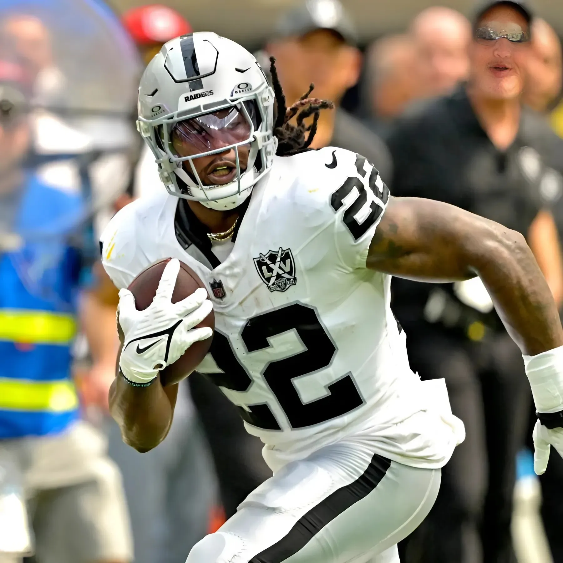 Raiders' Jakobi Meyers, Alexander Mattison get mixed bag of injury updates vs. Buccaneers